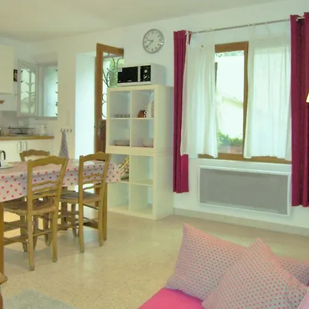Tatil Evi Joli Au Coeur Du Vieux Village Eyragues